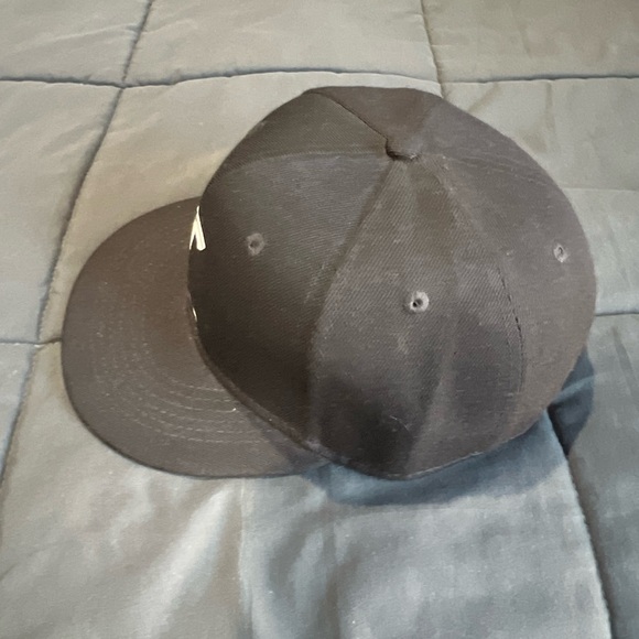 Tesla Snapback Black and White Logo Cap - Picture 2 of 2